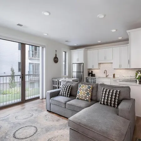 Capri 106 In The Heart Of Downtown Traverse City
